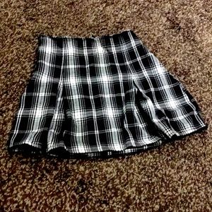 Brandy Melville black and white skirt